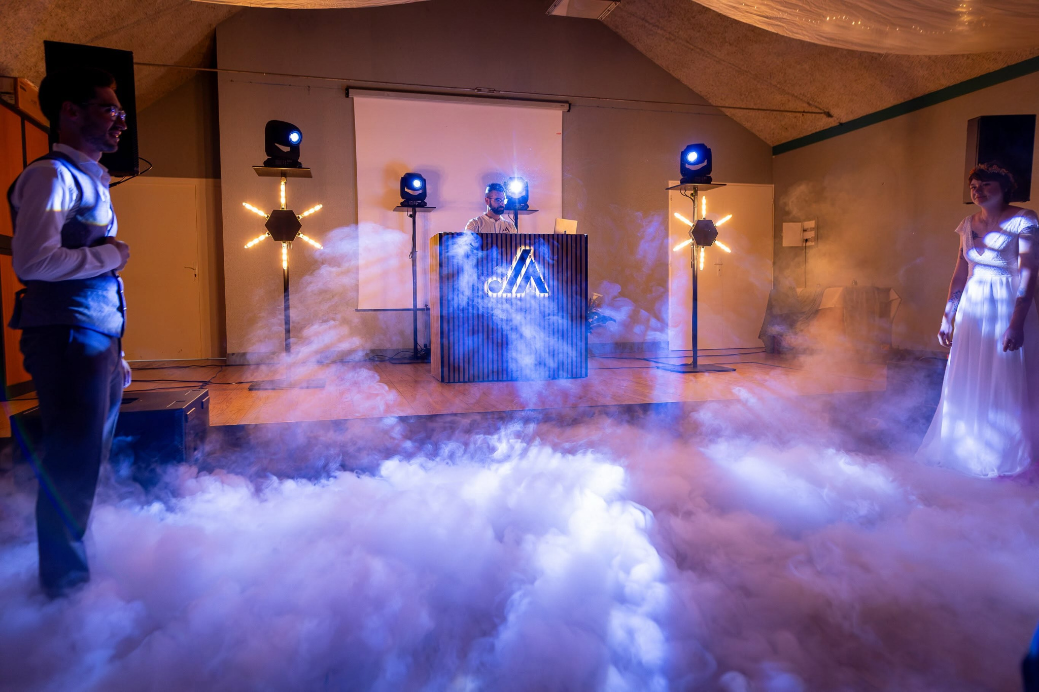 Installation J’Animation et fumée lourde dans la salle de réception