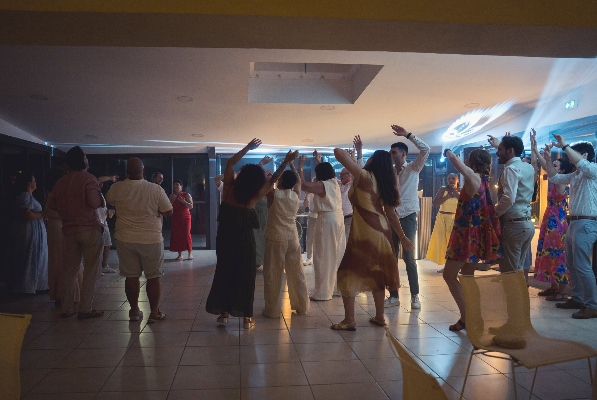 Piste de danse et éclairages de mariage